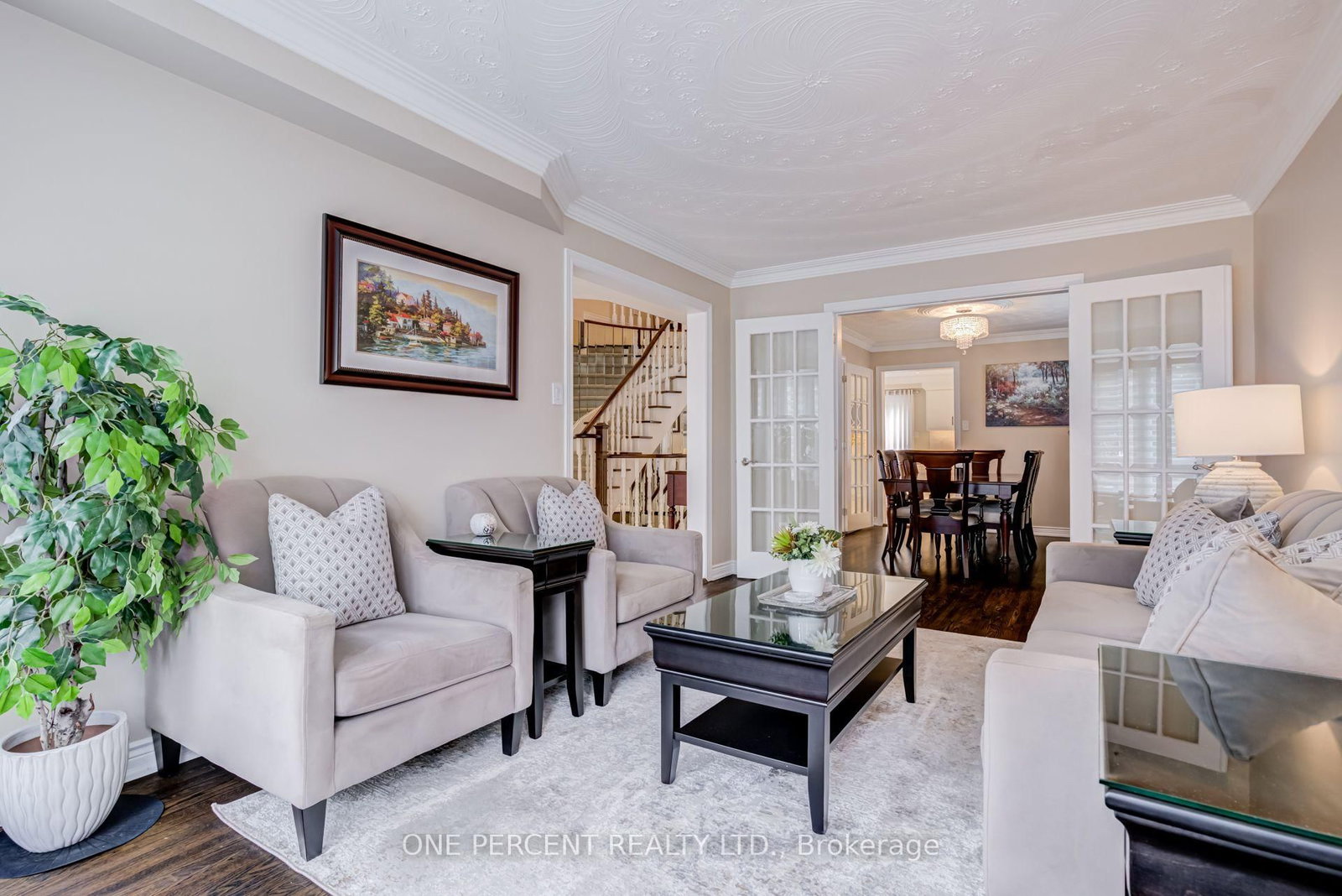 7 Mendip Crescent • Toronto, ON photo 7