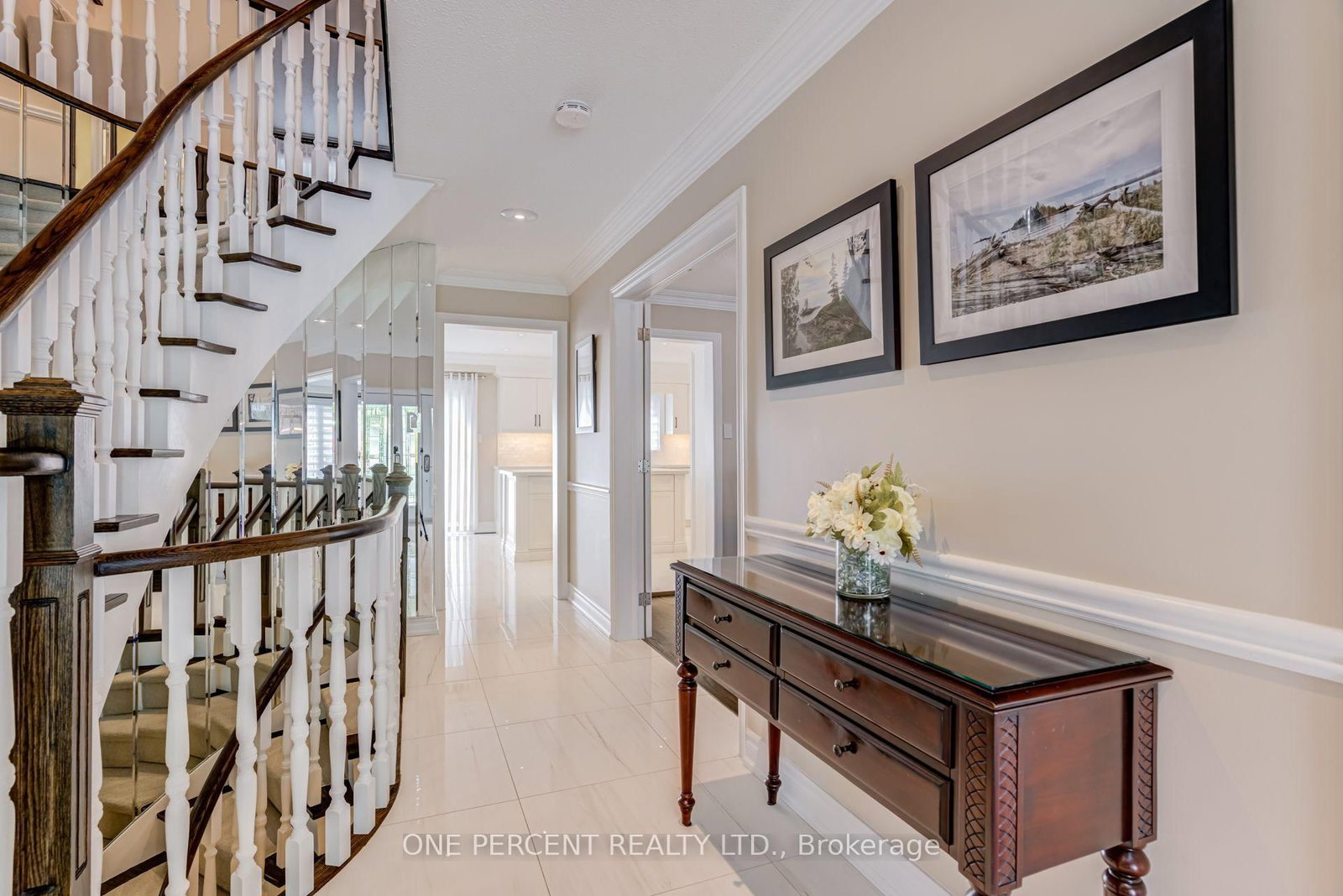 7 Mendip Crescent • Toronto, ON photo 9