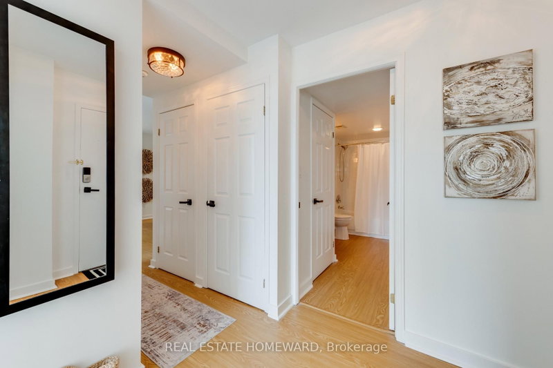 304 - 716 Kingston Road