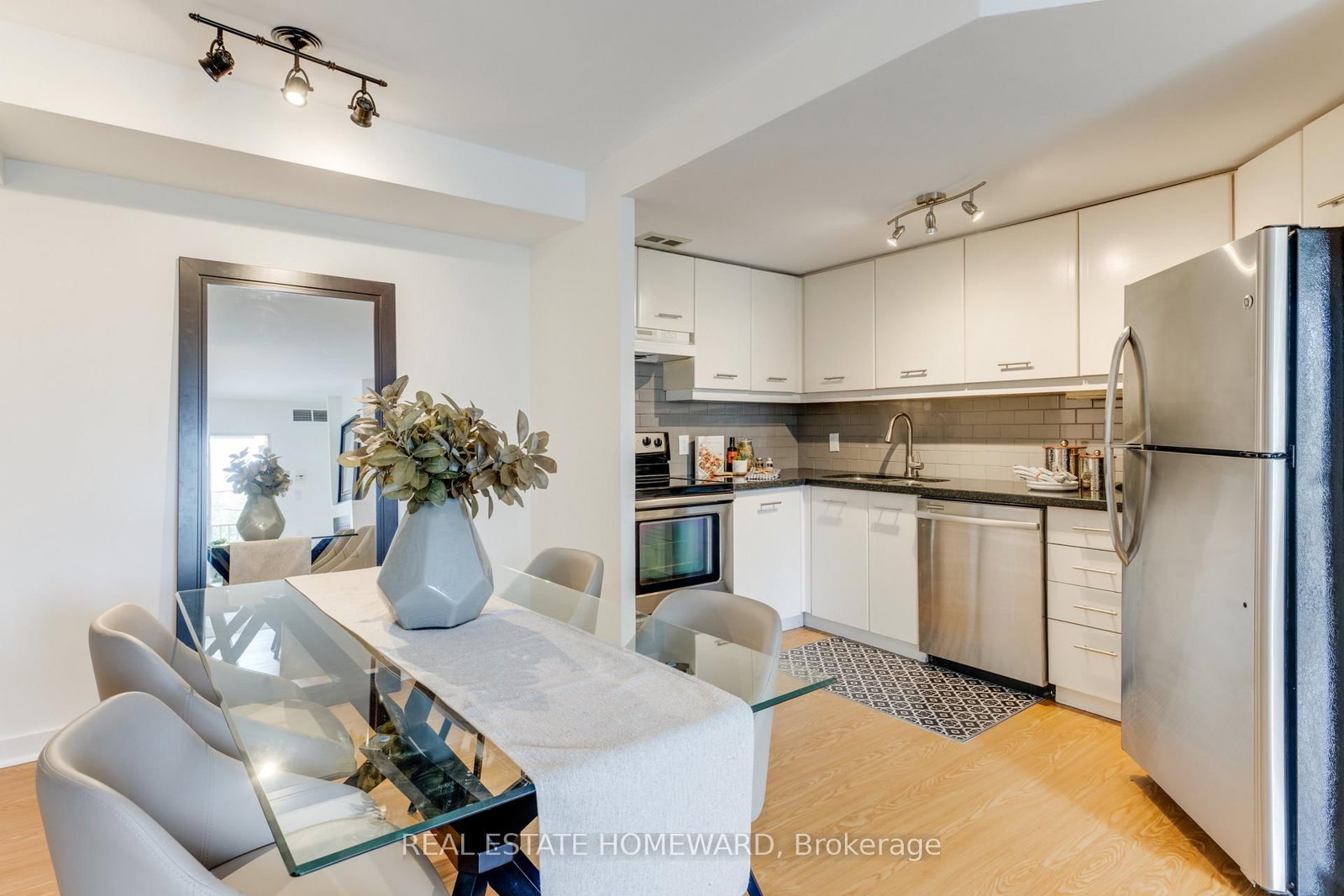 716 Kingston Road • #304 • Toronto, ON photo 29