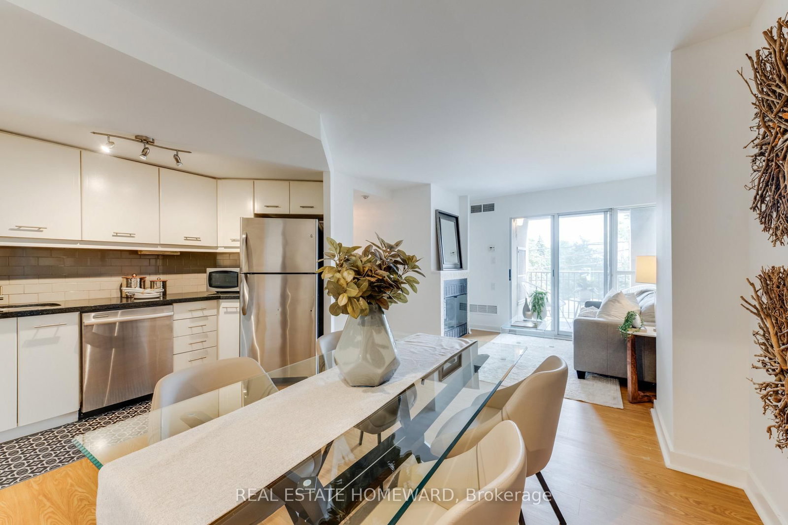 716 Kingston Road • #304 • Toronto, ON photo 30