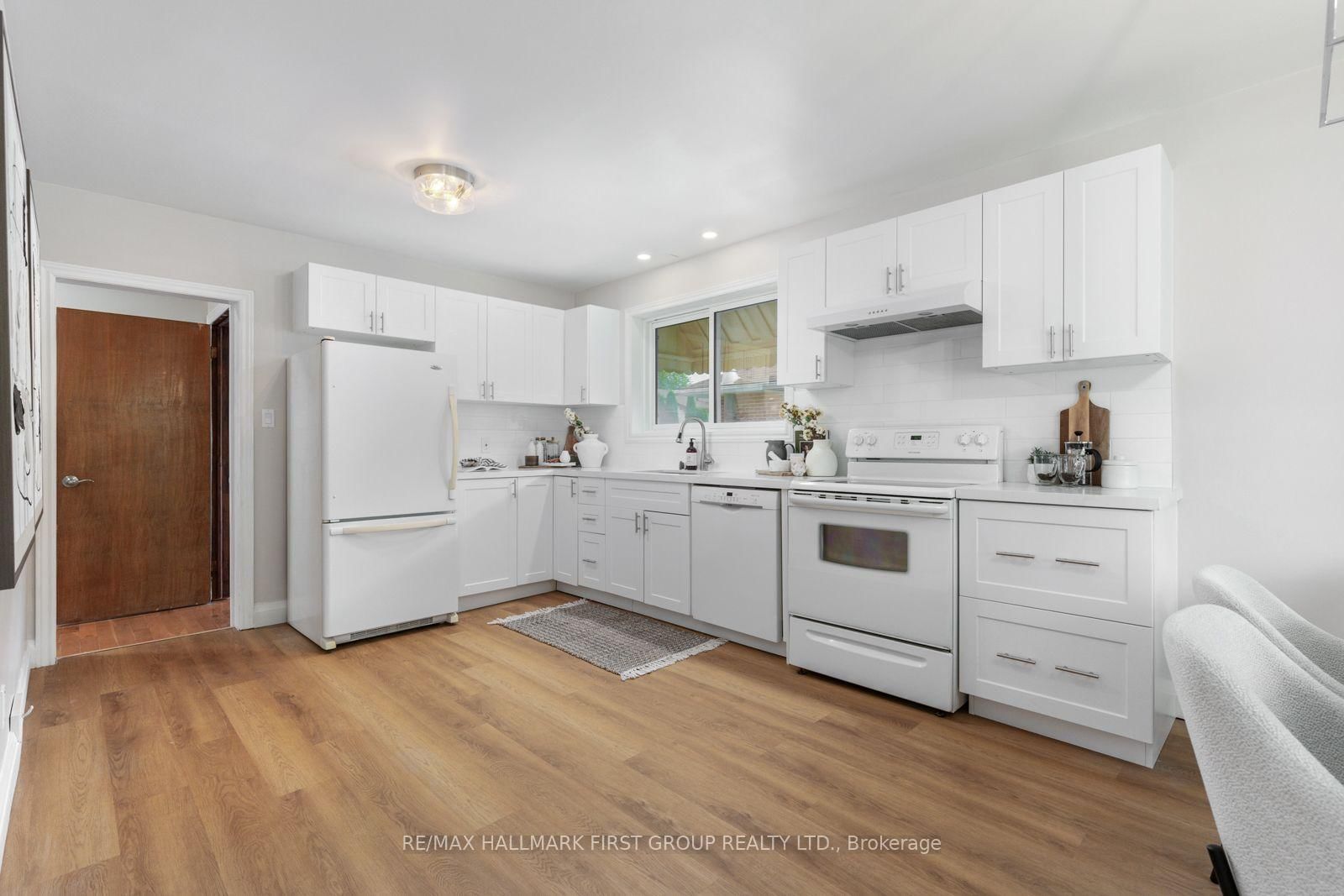 205 Farewell Street • Oshawa, ON photo 11