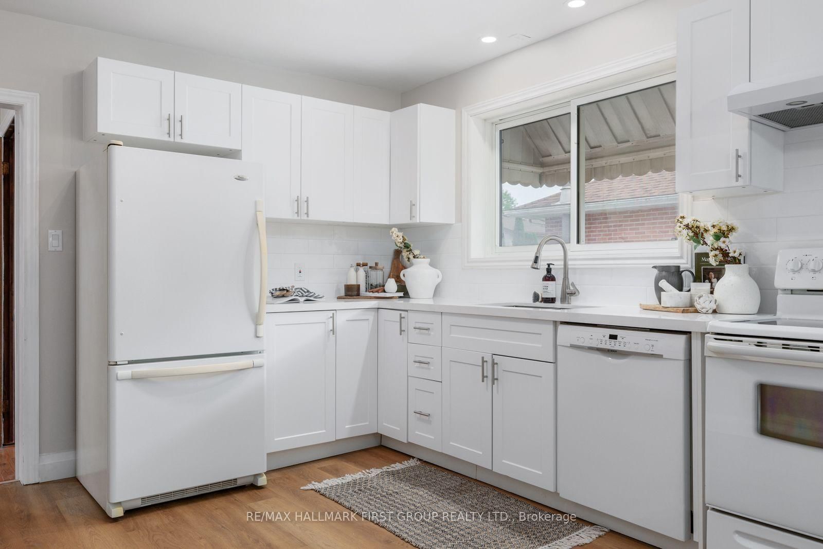 205 Farewell Street • Oshawa, ON photo 16