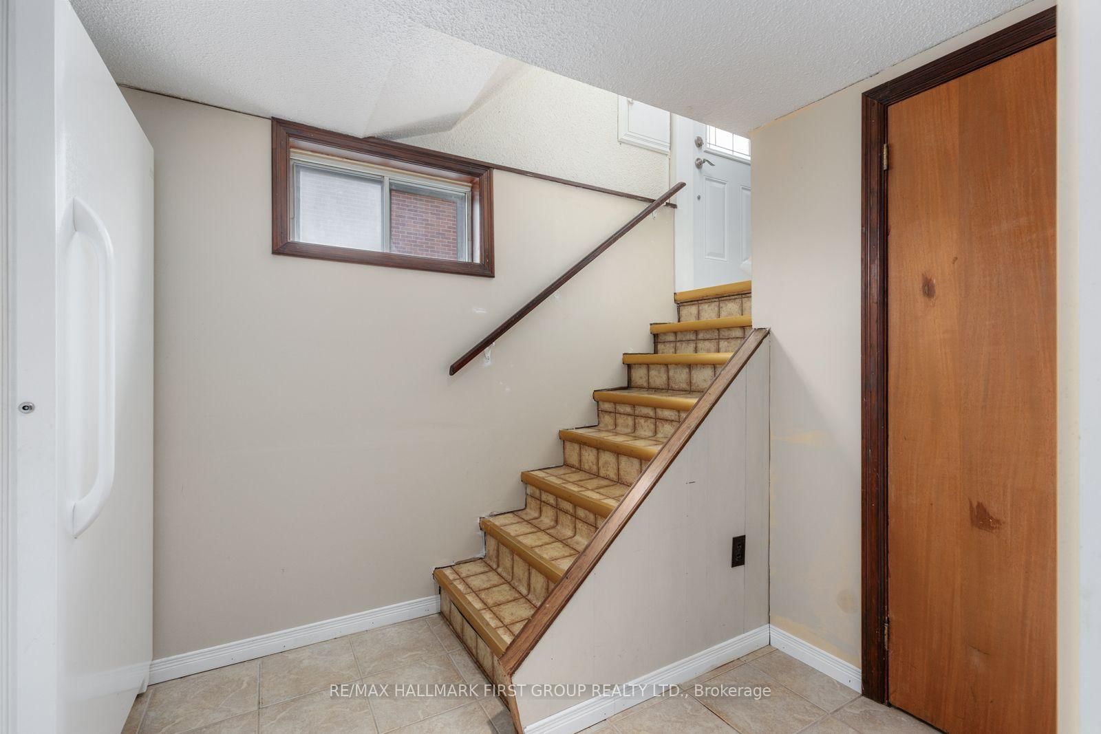 205 Farewell Street • Oshawa, ON photo 23