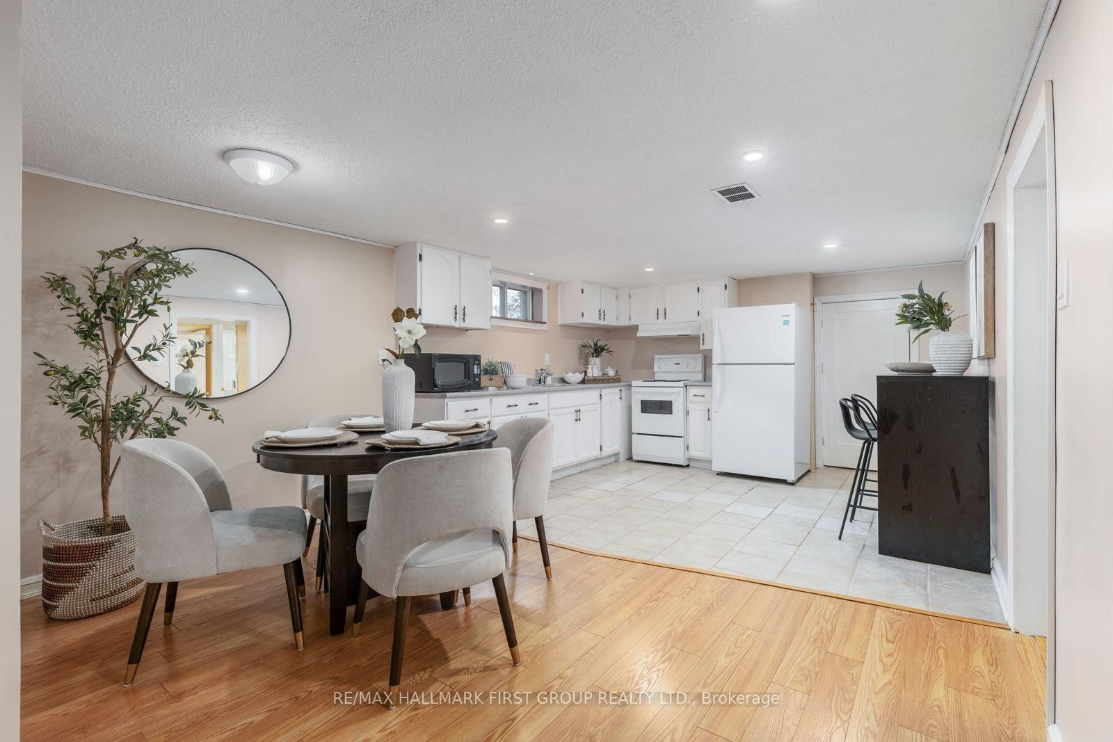 205 Farewell Street • Oshawa, ON photo 27