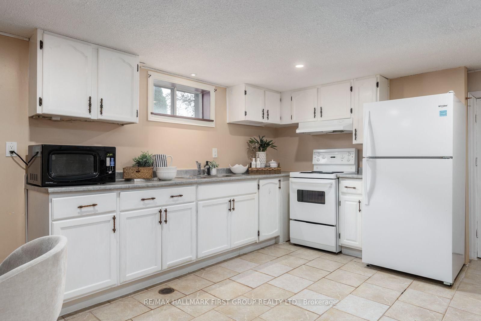 205 Farewell Street • Oshawa, ON photo 29