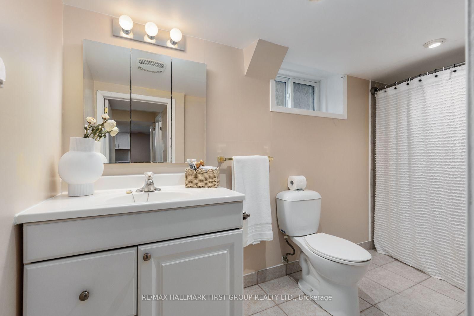 205 Farewell Street • Oshawa, ON photo 31