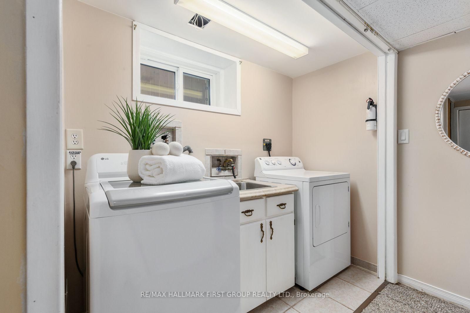 205 Farewell Street • Oshawa, ON photo 34
