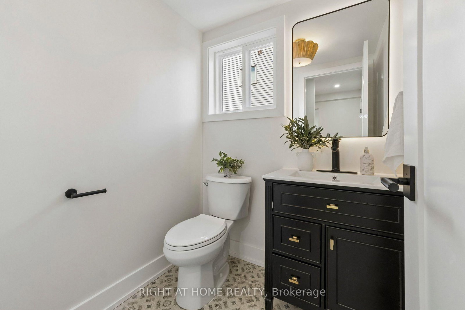 16 Ian Fleming Crescent • Whitby, ON photo 10