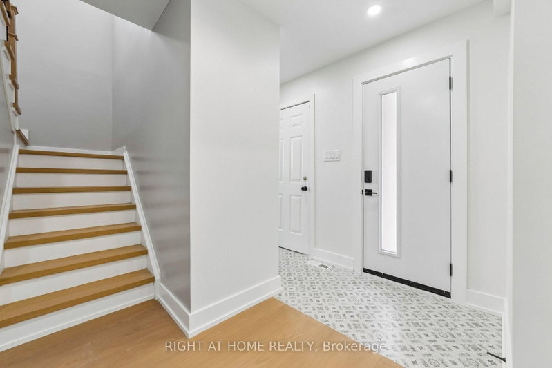 16 Ian Fleming Crescent