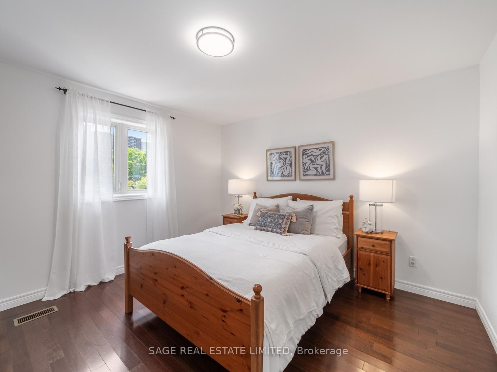 251A Chisholm Avenue • Toronto, ON photo 18