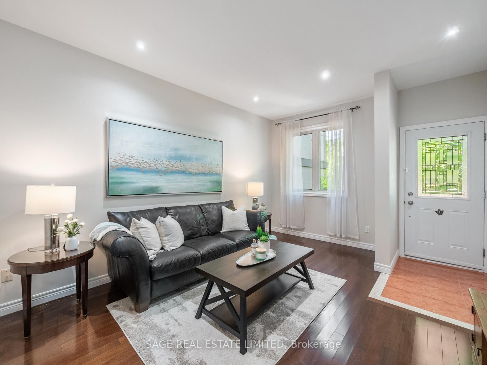 251A Chisholm Avenue • Toronto, ON photo 3