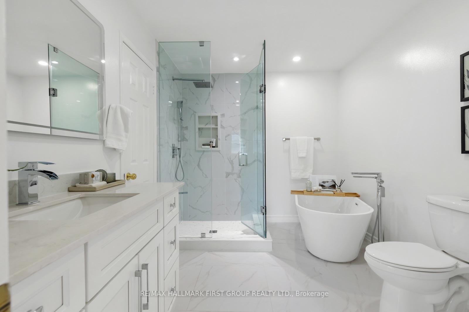 39 Bach Avenue • Whitby, ON photo 12