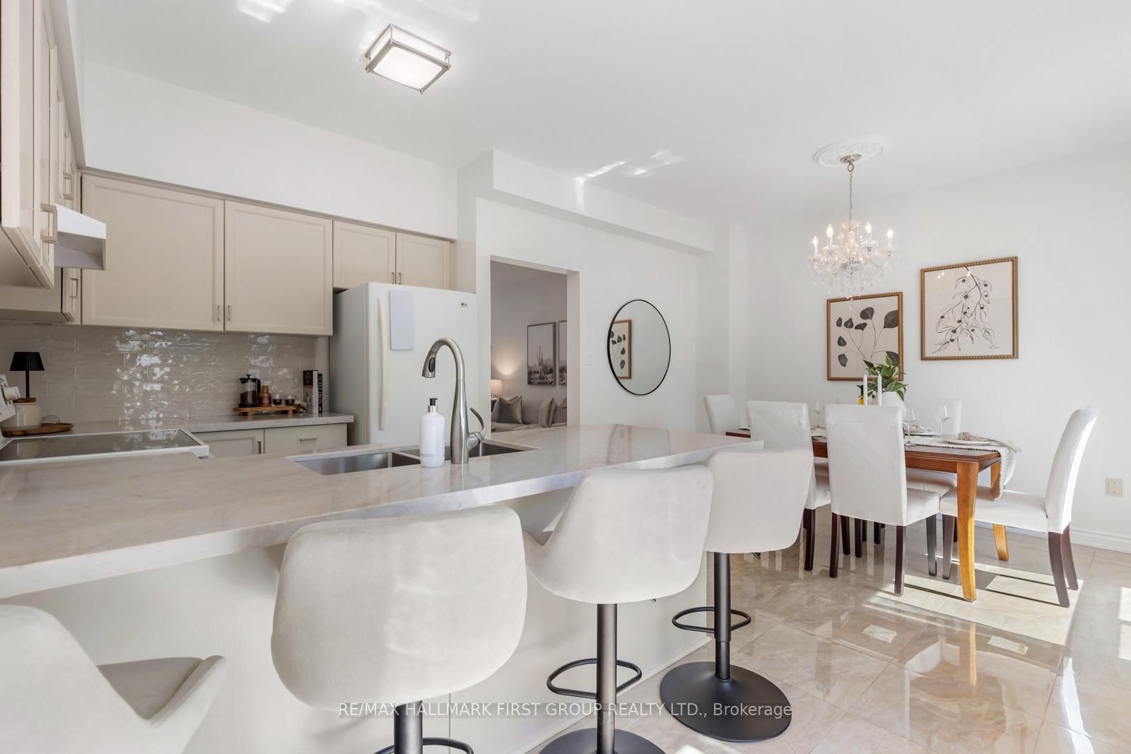 39 Bach Avenue • Whitby, ON photo 4