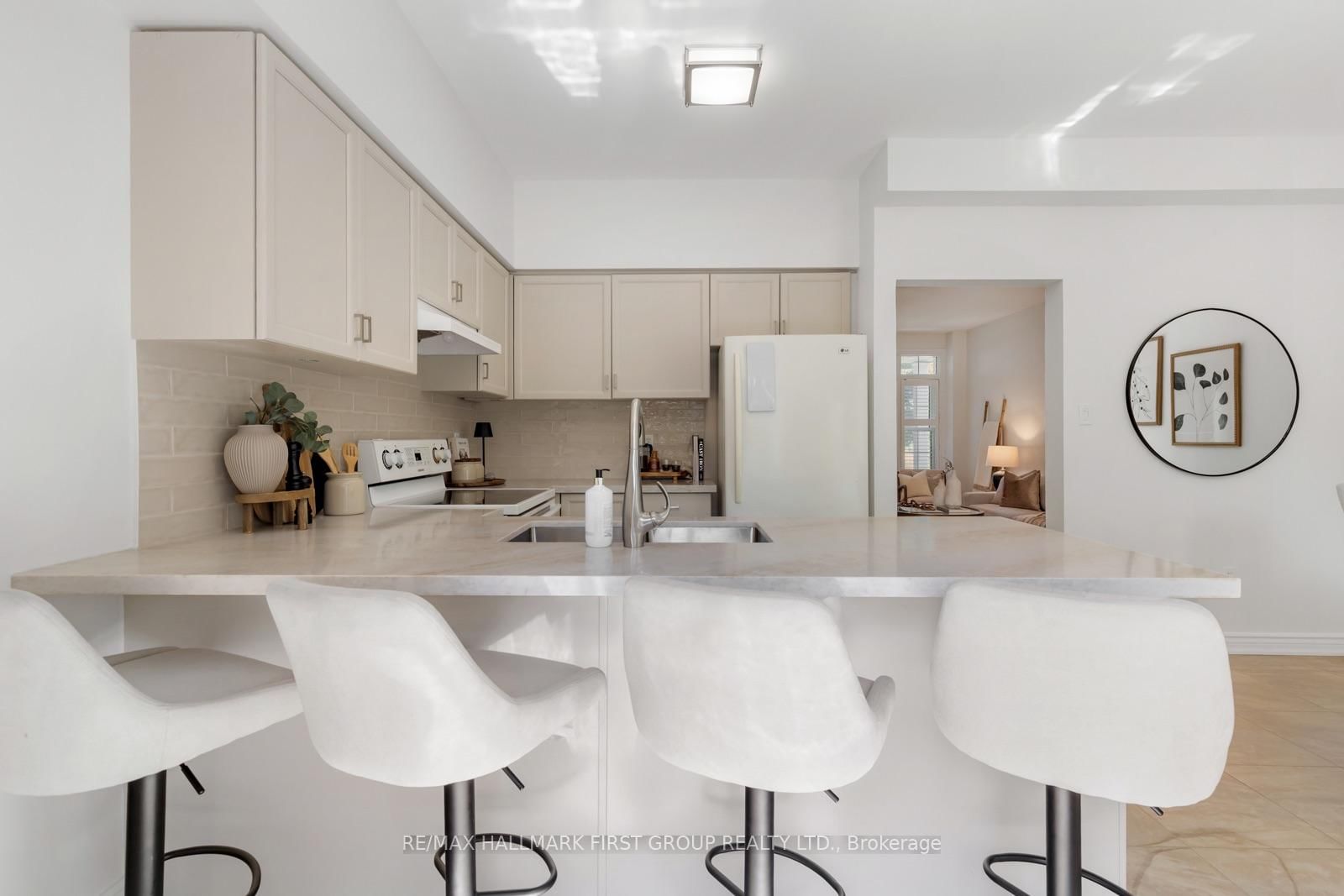39 Bach Avenue • Whitby, ON photo 8