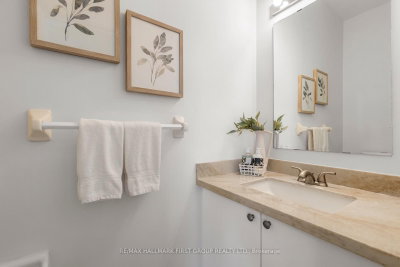 39 Bach Avenue • Whitby, ON photo 9