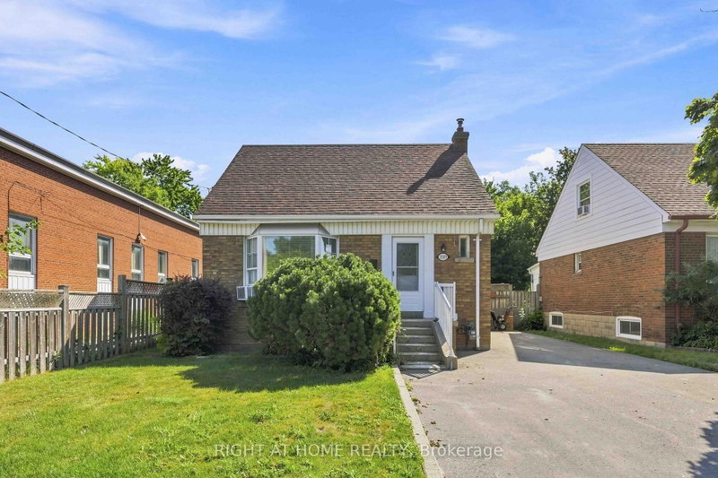 home for sale on 1351 Warden Avenue