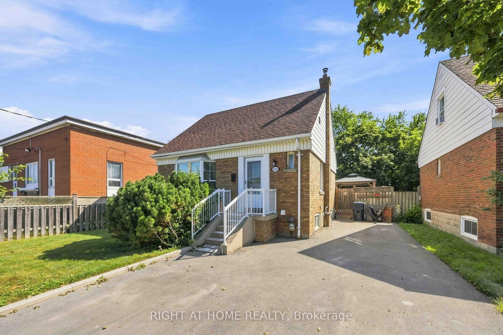 1351 Warden Avenue • Toronto, ON photo 2