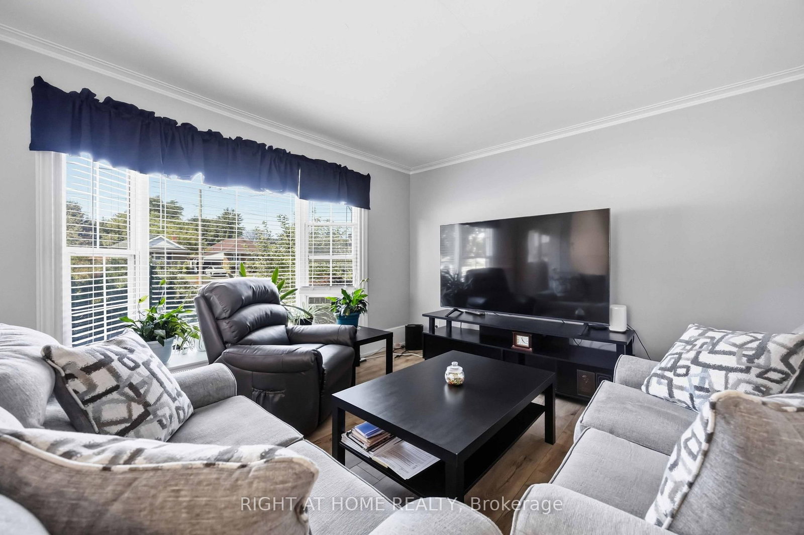 1351 Warden Avenue • Toronto, ON photo 3