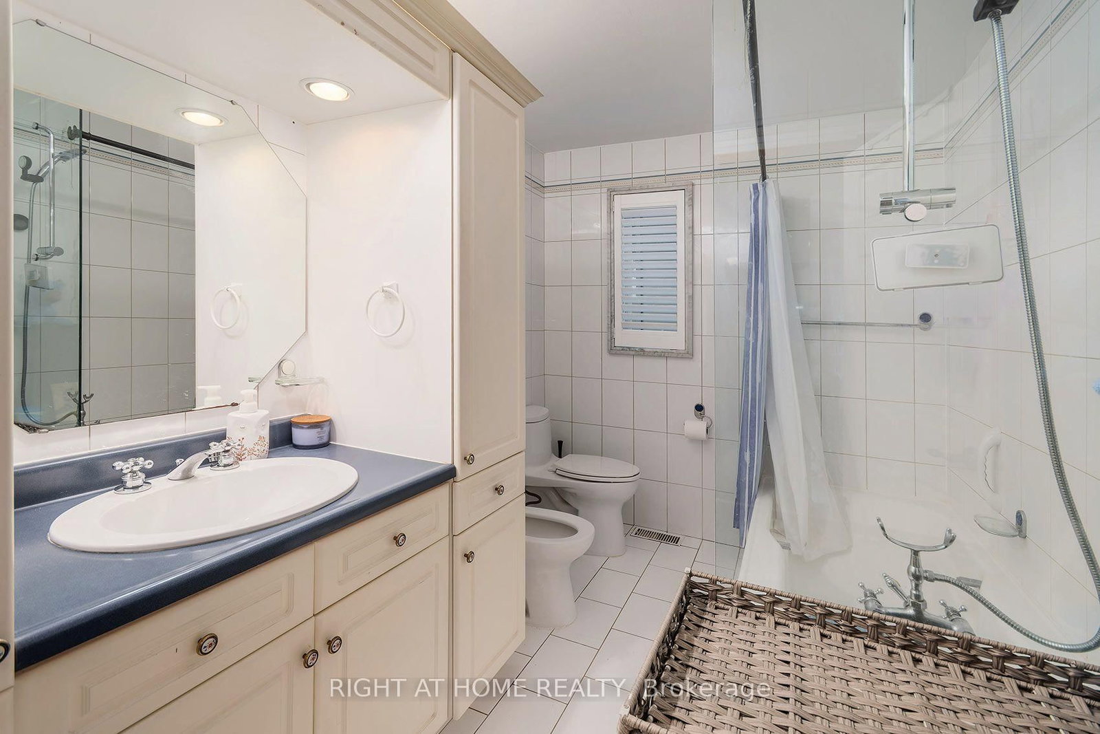 511 Woodcrest Avenue • Oshawa, ON photo 18