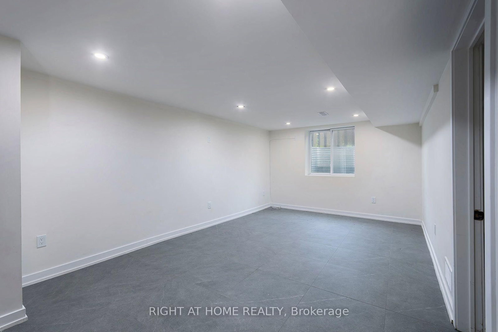 511 Woodcrest Avenue • Oshawa, ON photo 22