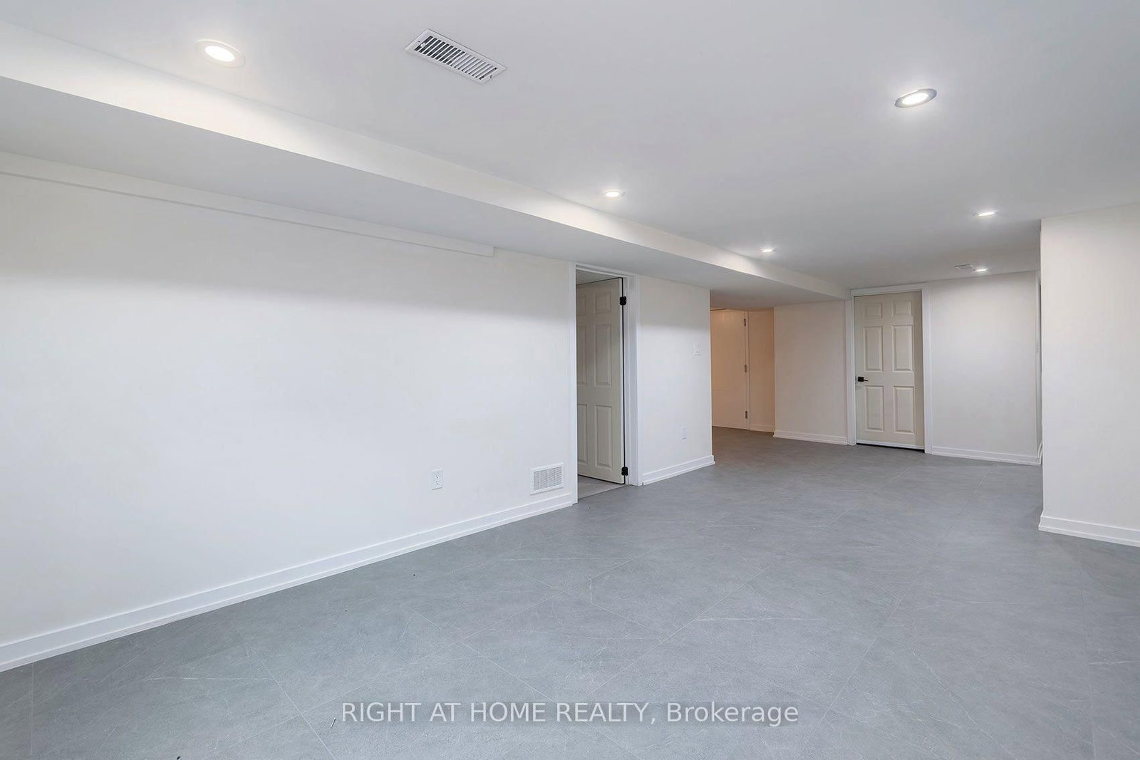 511 Woodcrest Avenue • Oshawa, ON photo 24