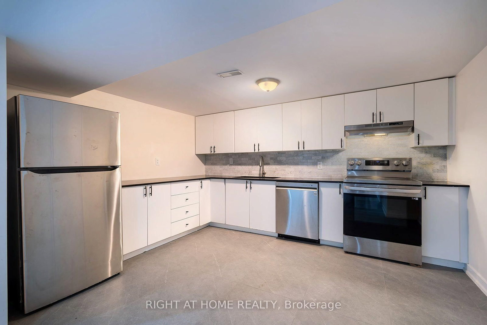511 Woodcrest Avenue • Oshawa, ON photo 26