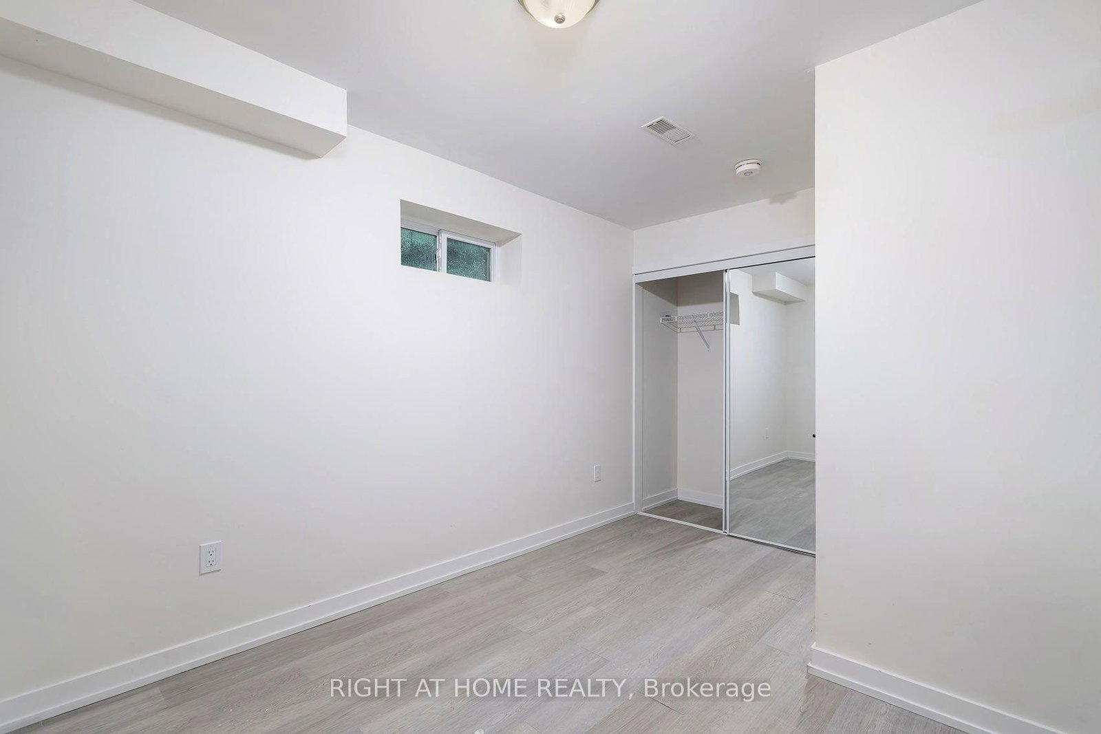 511 Woodcrest Avenue • Oshawa, ON photo 31