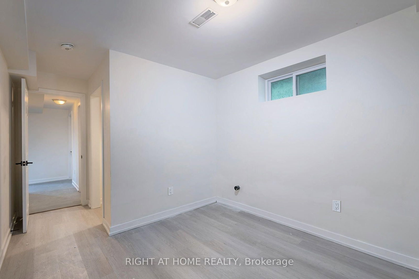 511 Woodcrest Avenue • Oshawa, ON photo 33