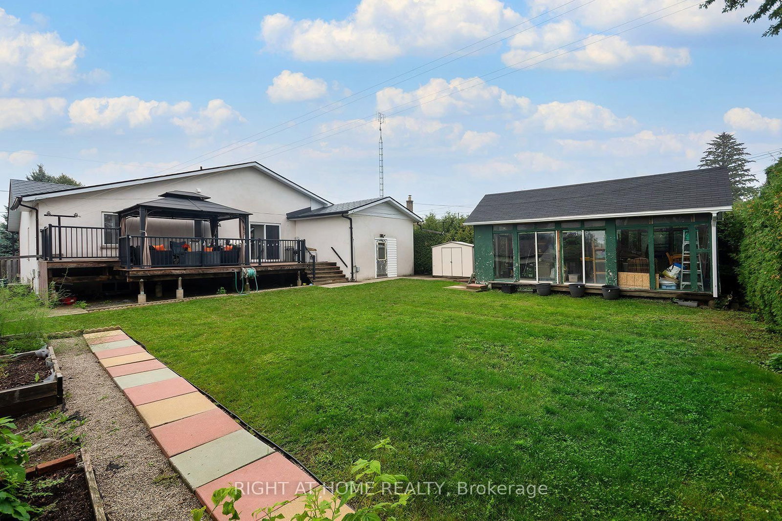 511 Woodcrest Avenue • Oshawa, ON photo 37