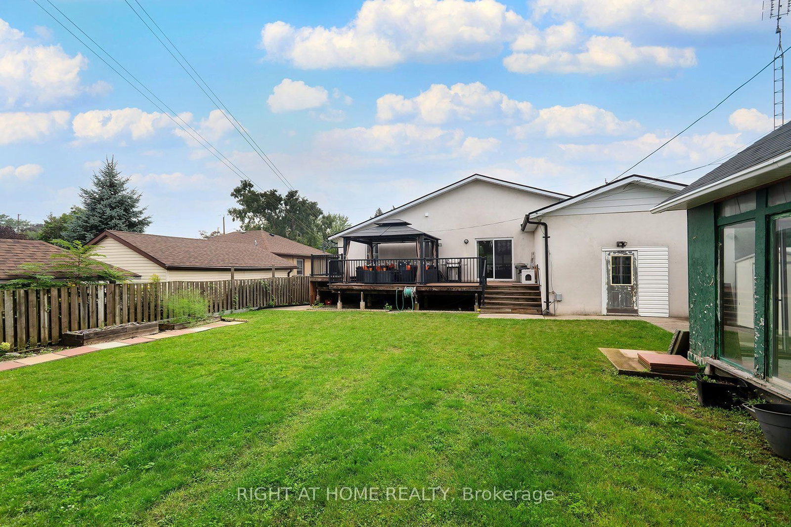 511 Woodcrest Avenue • Oshawa, ON photo 42