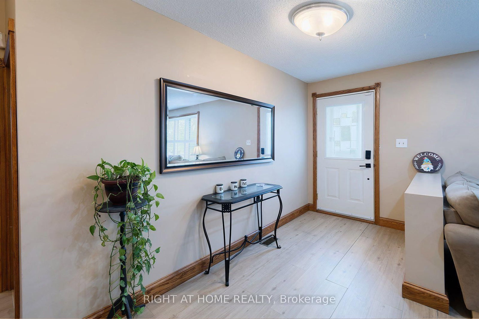511 Woodcrest Avenue • Oshawa, ON photo 6