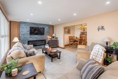 511 Woodcrest Avenue • Oshawa, ON photo 9