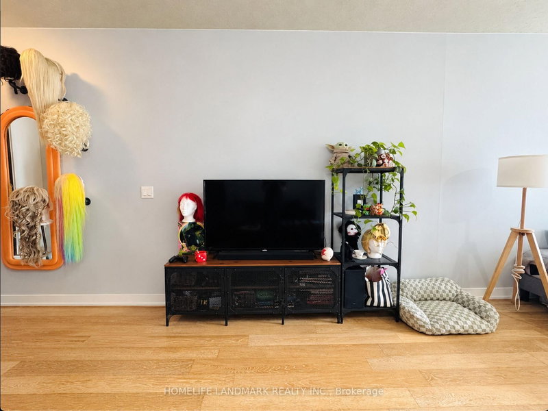 409 - 1190 Dundas Street Avenue