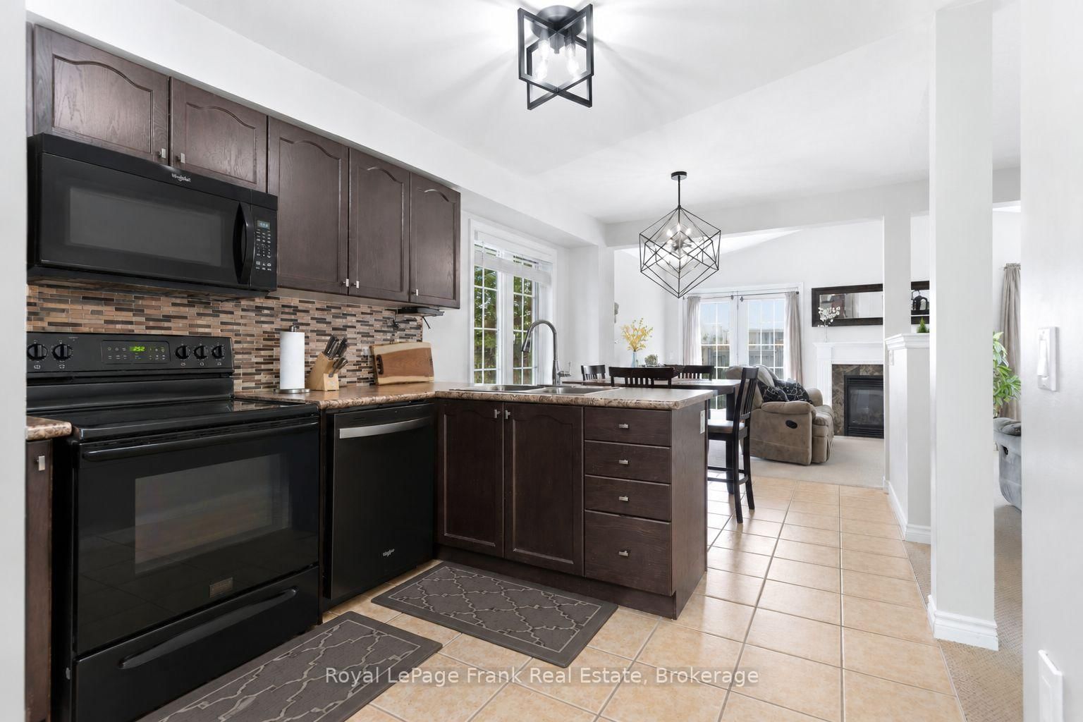 1340 Wadebridge Crescent • Oshawa, ON photo 9