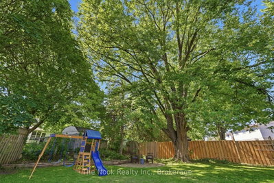 30 Deerpark Crescent • Clarington, ON photo 4