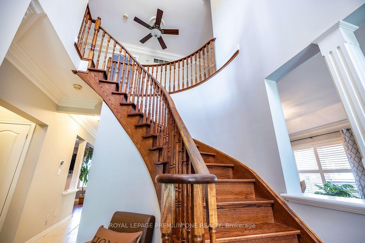 66 BRIDLEWOOD Boulevard • Whitby, ON photo 10