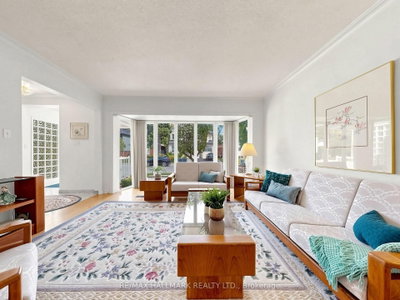 20 Elfreda Boulevard • Toronto, ON photo 3