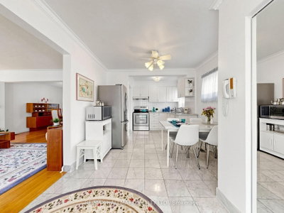 20 Elfreda Boulevard • Toronto, ON photo 6