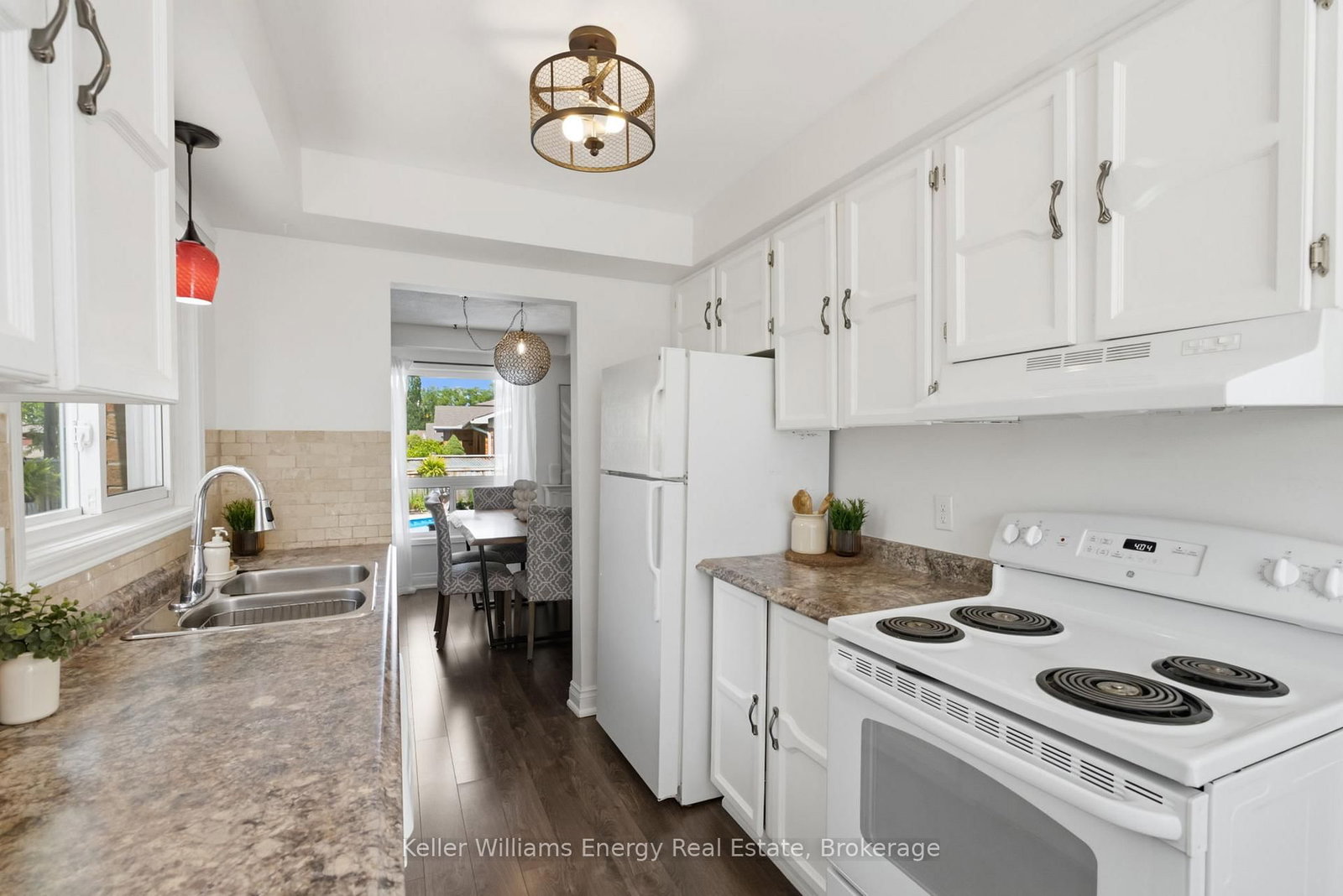 25 Habitant Crescent • Whitby, ON photo 15