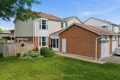 25 Habitant Crescent • Whitby, ON photo 2