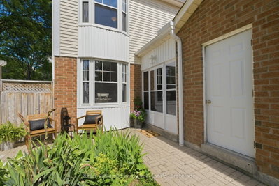 25 Habitant Crescent • Whitby, ON photo 3