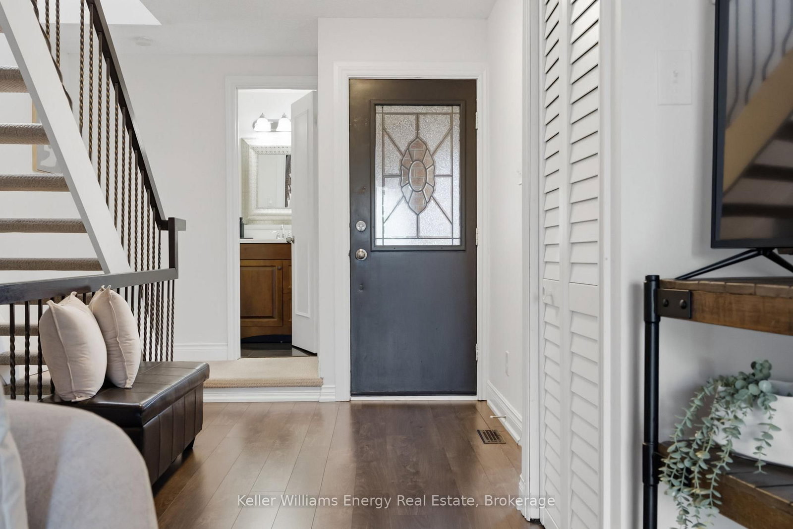 25 Habitant Crescent • Whitby, ON photo 4