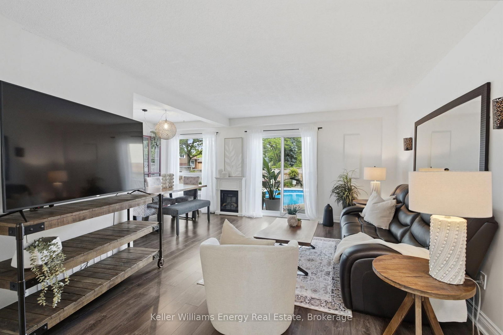 25 Habitant Crescent • Whitby, ON photo 6