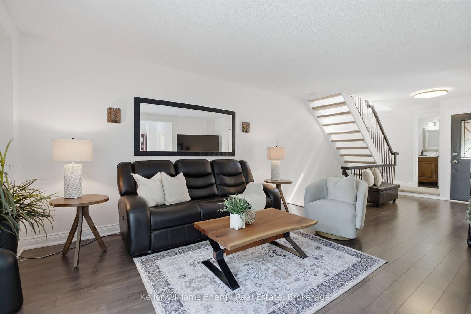 25 Habitant Crescent • Whitby, ON photo 9