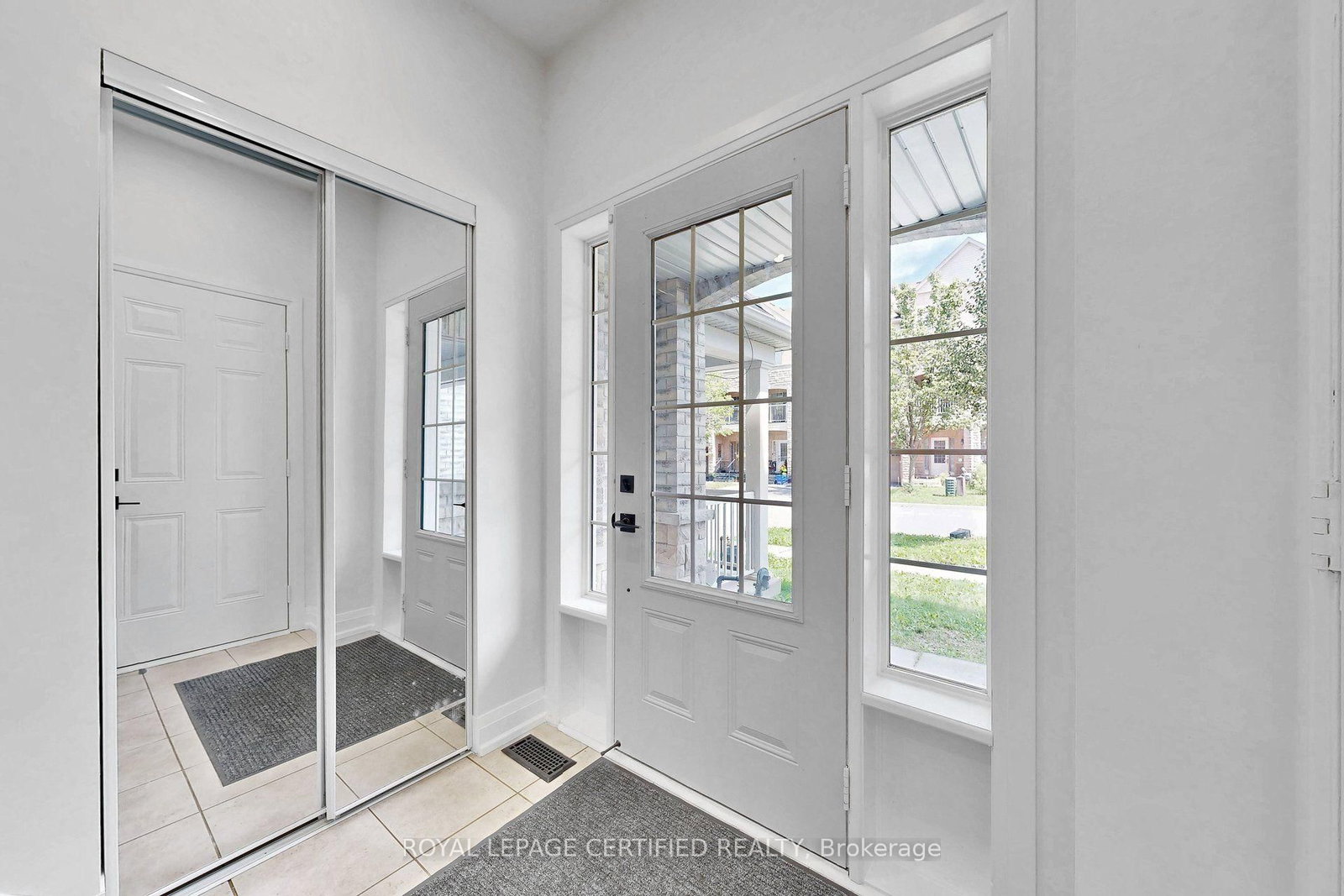36 Silvester Street • Ajax, ON photo 4