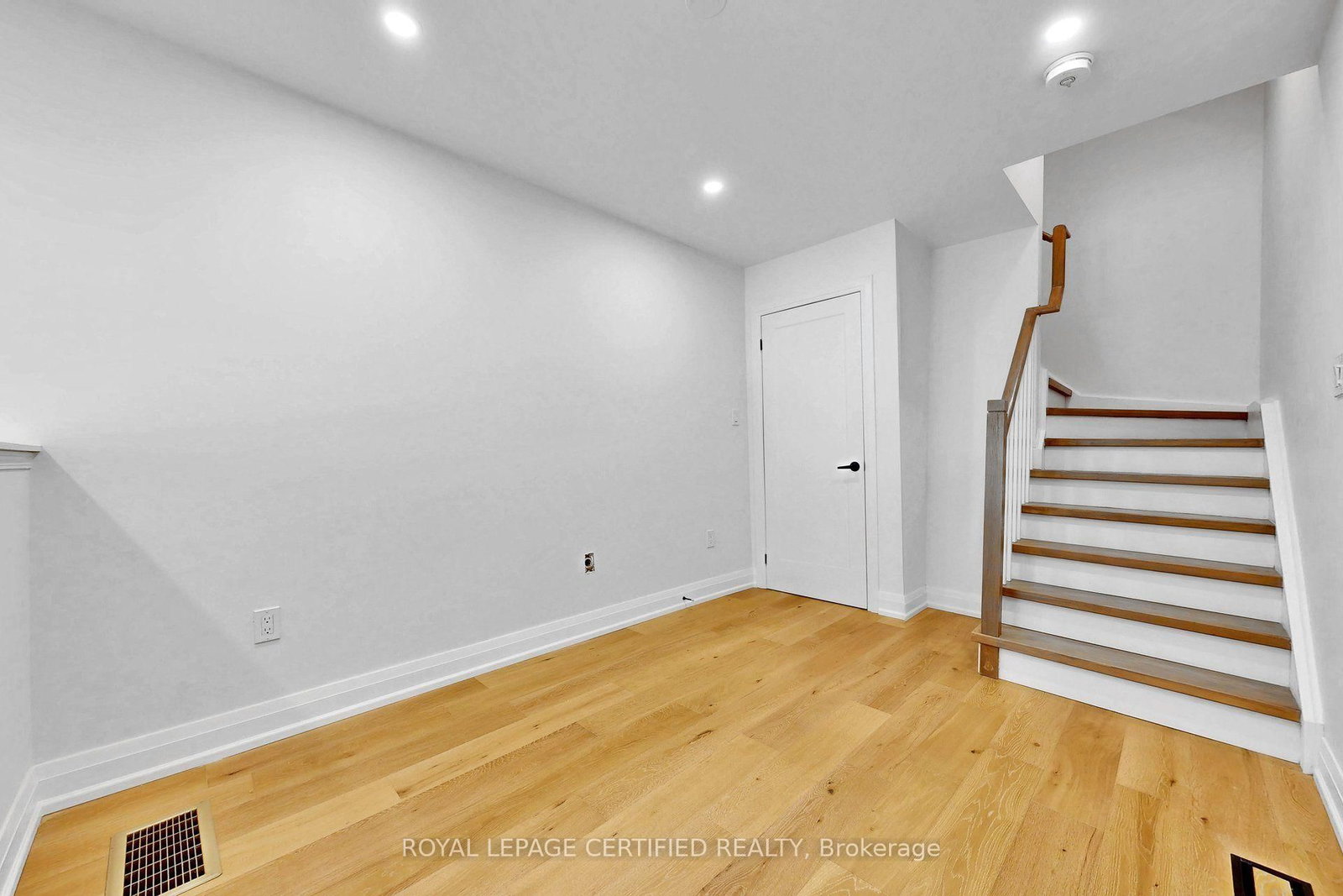 36 Silvester Street • Ajax, ON photo 6