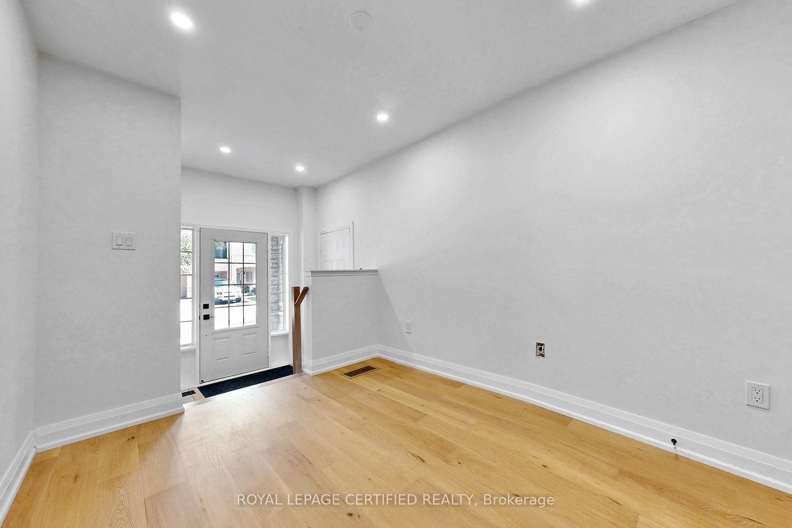 36 Silvester Street • Ajax, ON photo 8