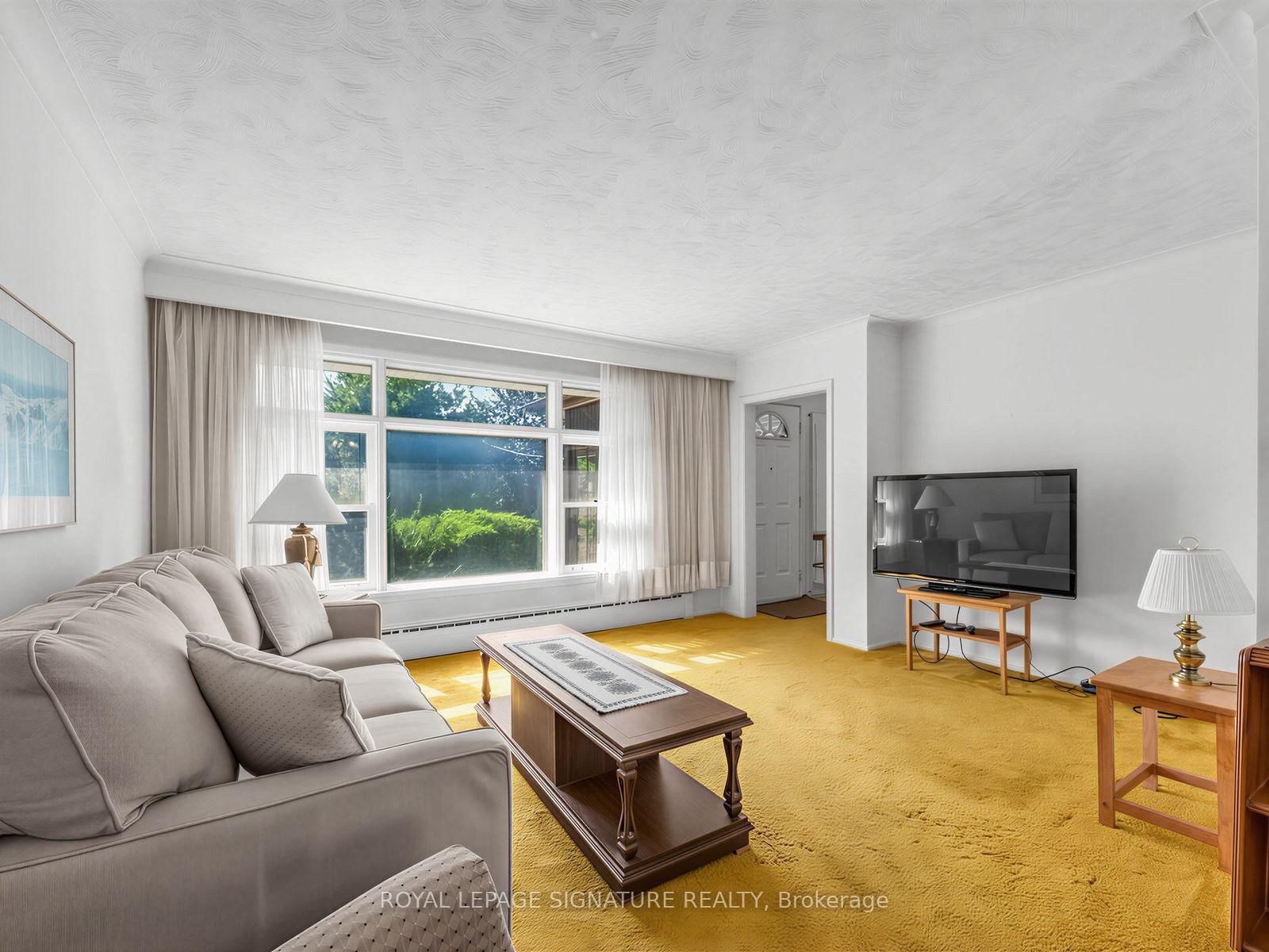 68 Beacham Crescent • Toronto, ON photo 5
