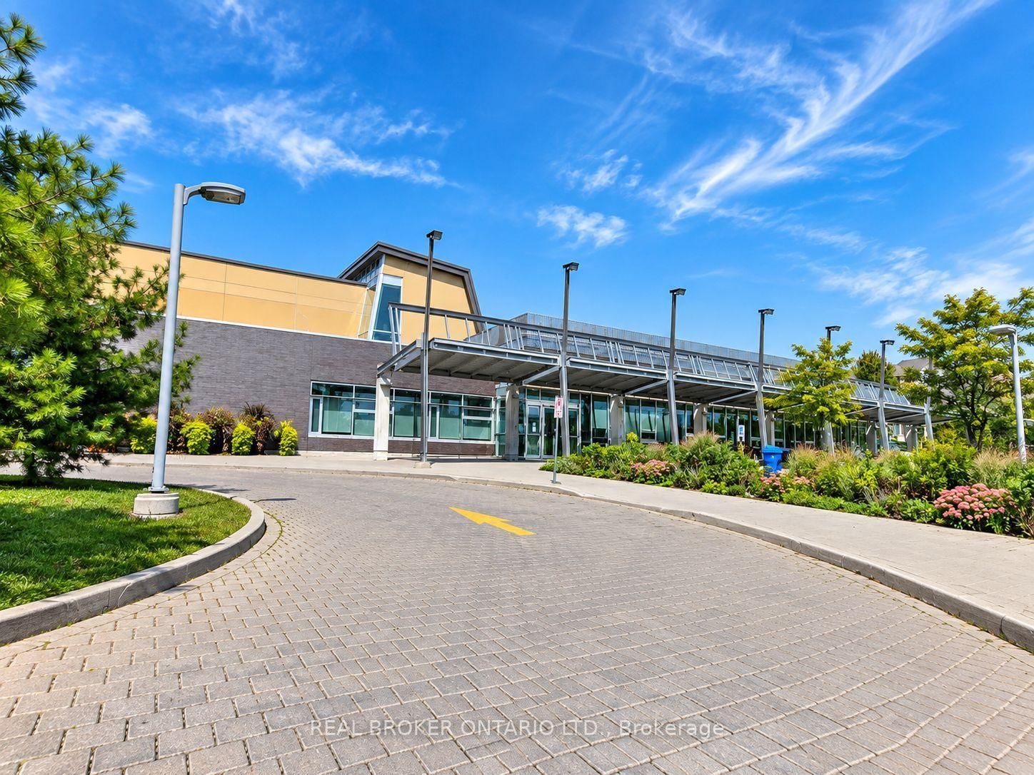 8 Ayers Crescent • Toronto, ON photo 21
